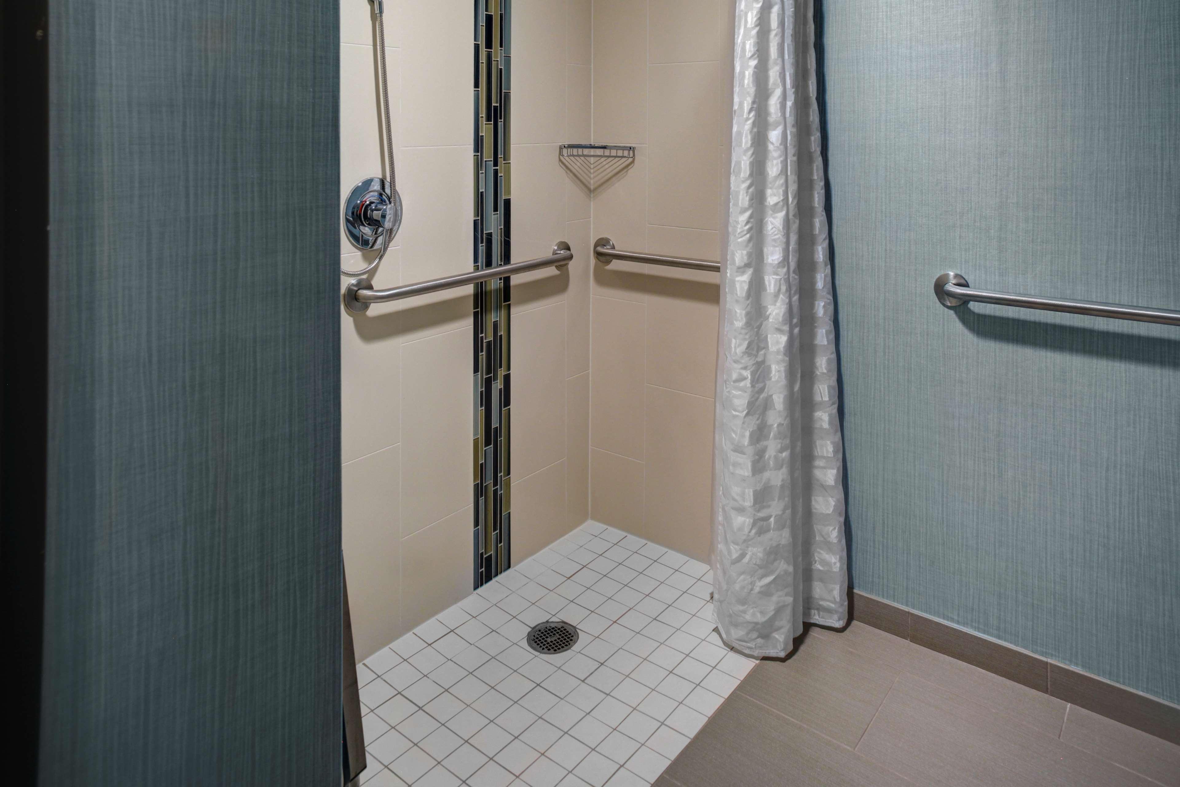 Hyatt Place Topeka Esterno foto