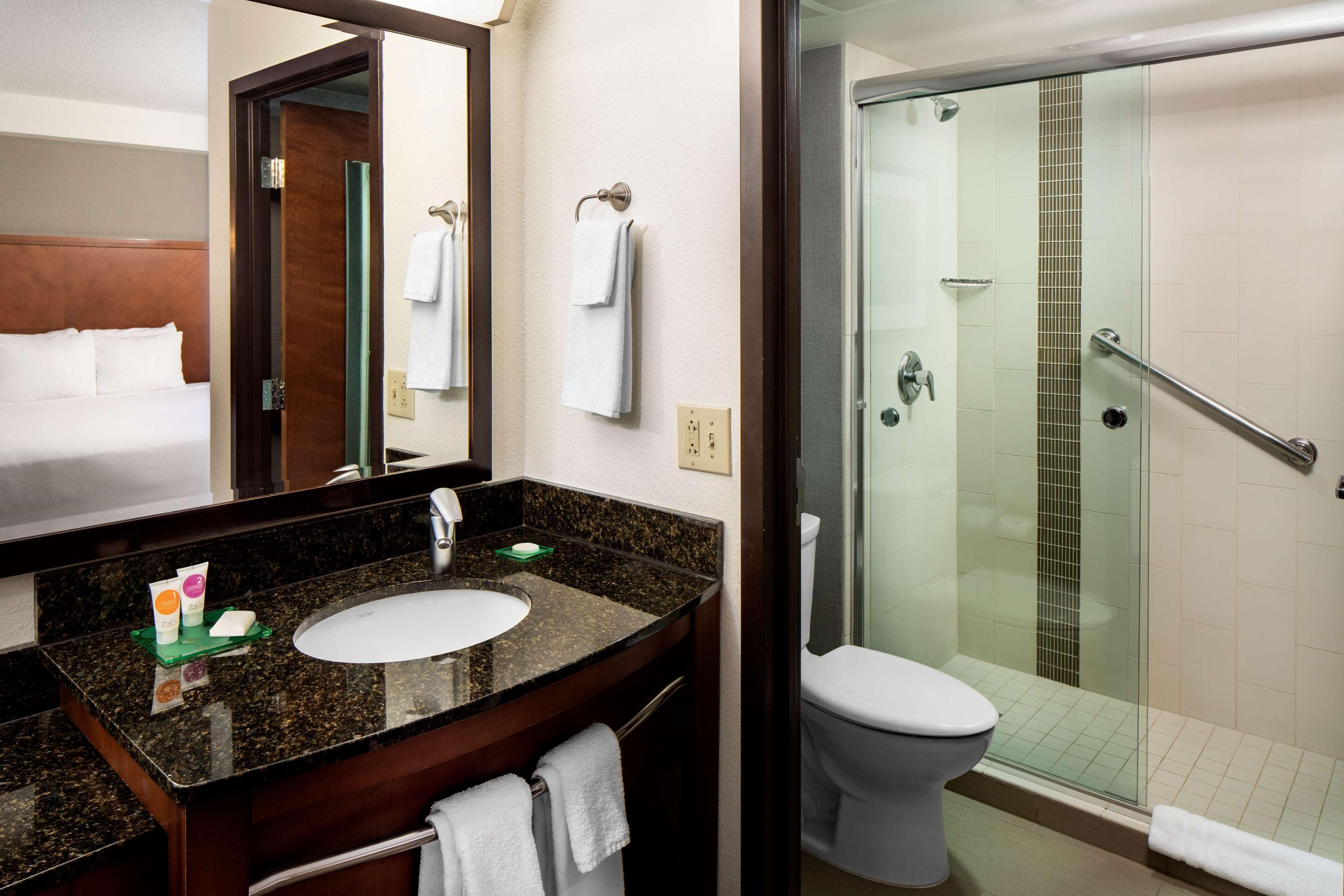 Hyatt Place Topeka Esterno foto